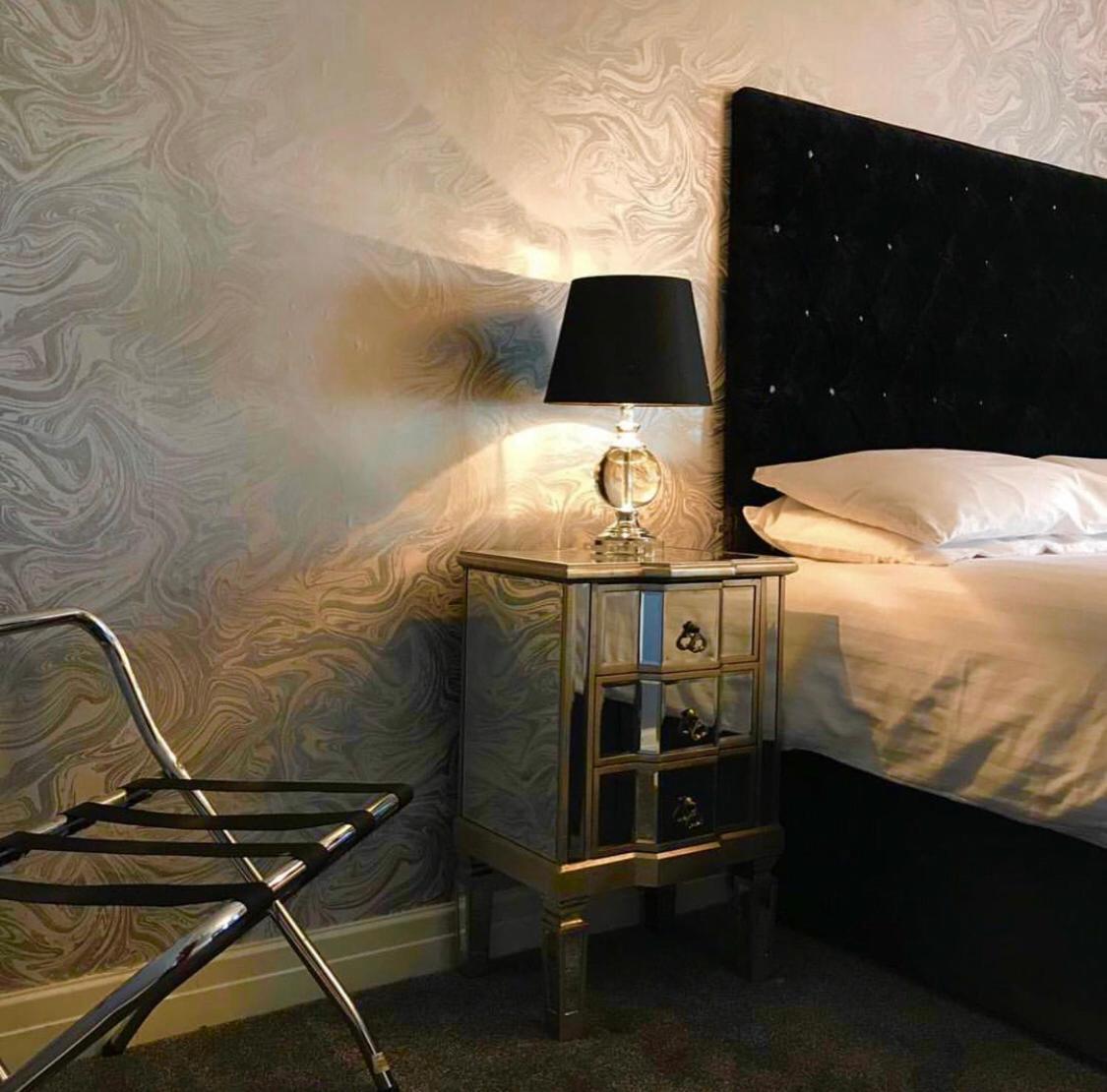 เดอะ ลิลลี่ เรสเทอรองค์ วิธ รูมส์ Hotel ลันดิดโน ภายนอก รูปภาพ